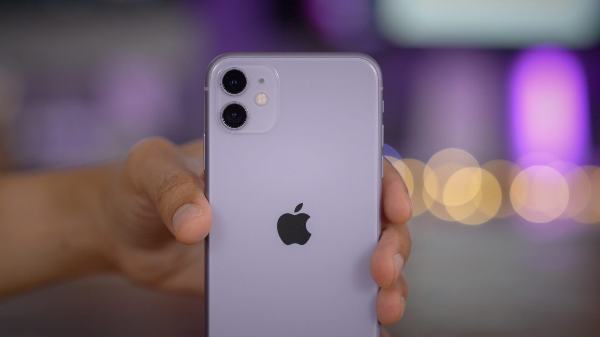 الهاتف الأكثر مبيعًا في النصف الأول من 2020 iPhone 11